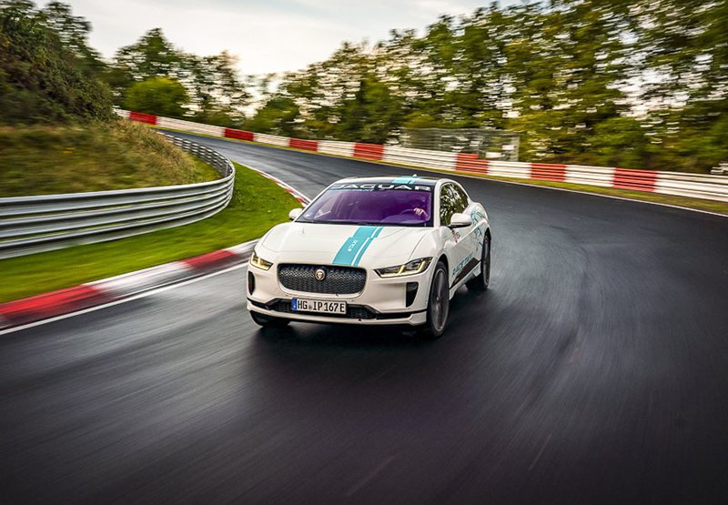 Jaguar I-Pace превратили в первое в мире гоночное такси на батарейках Jaguar I-Pace превратили в первое в мире гоночное такси на батарейках