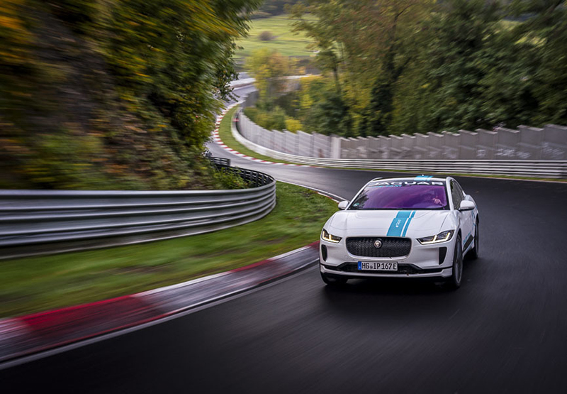 Jaguar I-Pace превратили в первое в мире гоночное такси на батарейках Jaguar I-Pace превратили в первое в мире гоночное такси на батарейках