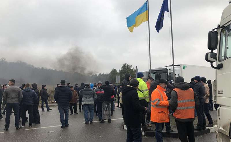 Польша требует данные